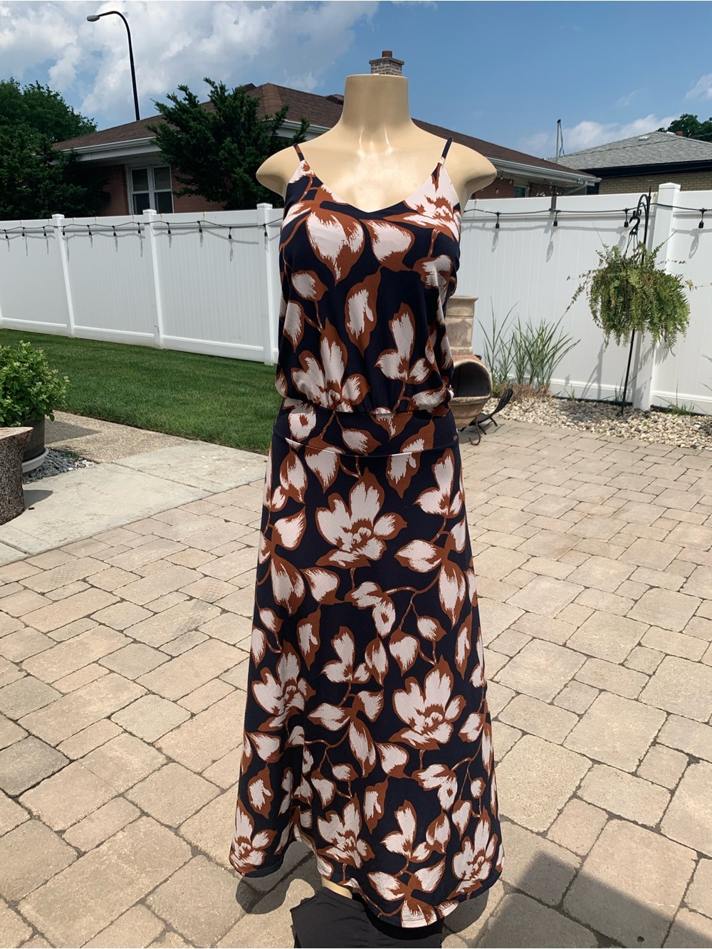Evereve Alison Joy Navy White Brown Floral Maxi Dress size M